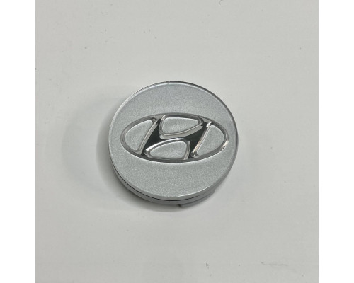 Ковпачок на заводські диски Hyundai під склом | Сірий лого хром | 52 / 57 мм