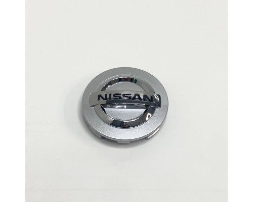 Ковпачки на заводські диски Nissan | Сірий глянець / Хром логотип | 77 / 84 мм