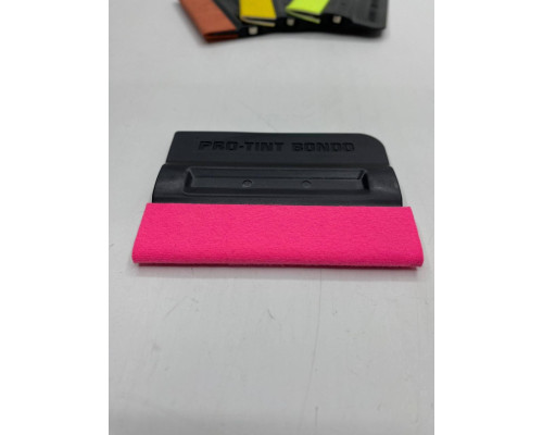 Ракель пластиковий магнітний з фетровою смугою 10x7 / Squeegee